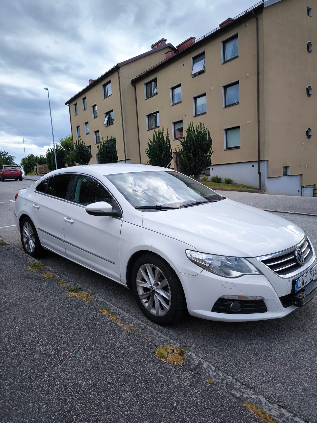 Volkswagen Passat CC 2012 – bild 1 av 8