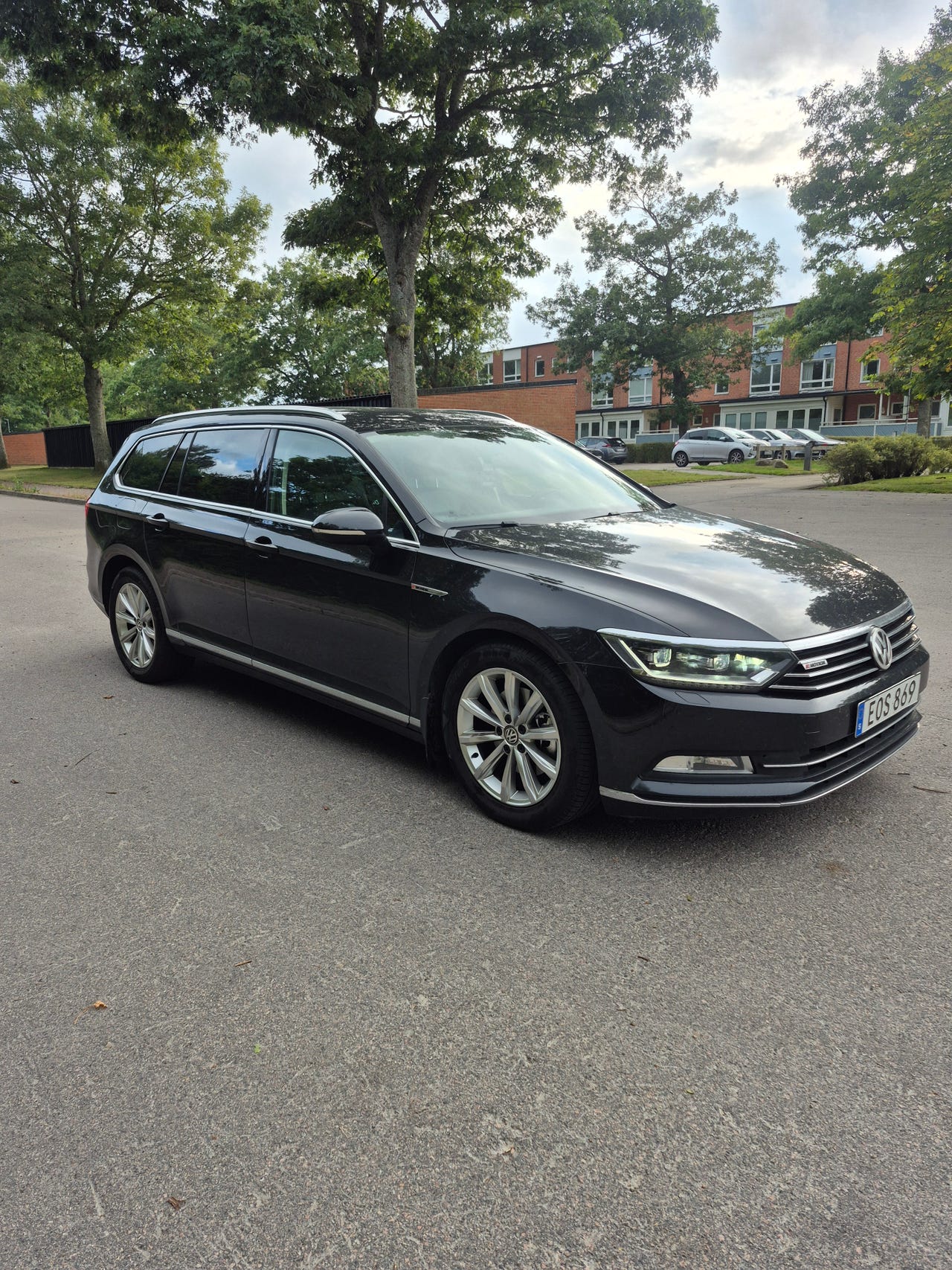 Volkswagen Passat 2016 – bild 1 av 7