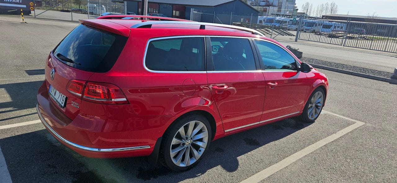 Volkswagen Passat 2012 – bild 1 av 4