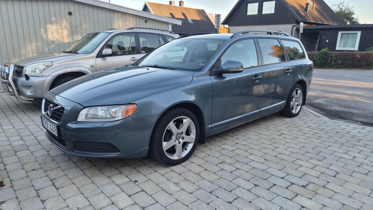 Volvo V70 2013 – bild 1 av 5