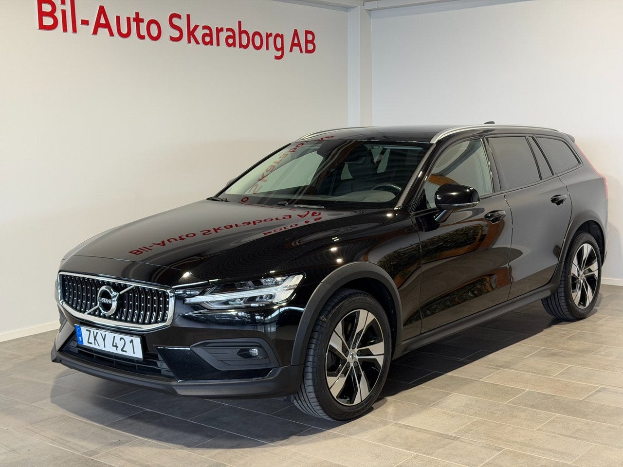 Volvo V60 Cross Country 2021 – bild 1 av 24