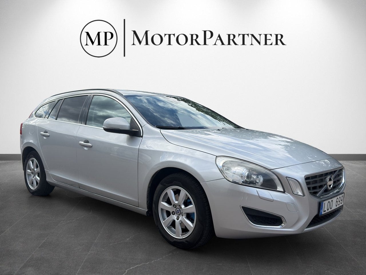 Volvo V60 2012 – bild 1 av 16