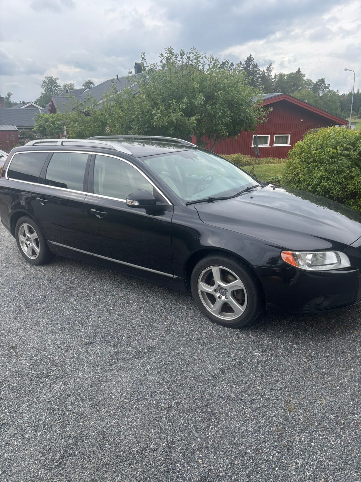Volvo V70 2011 – bild 1 av 3