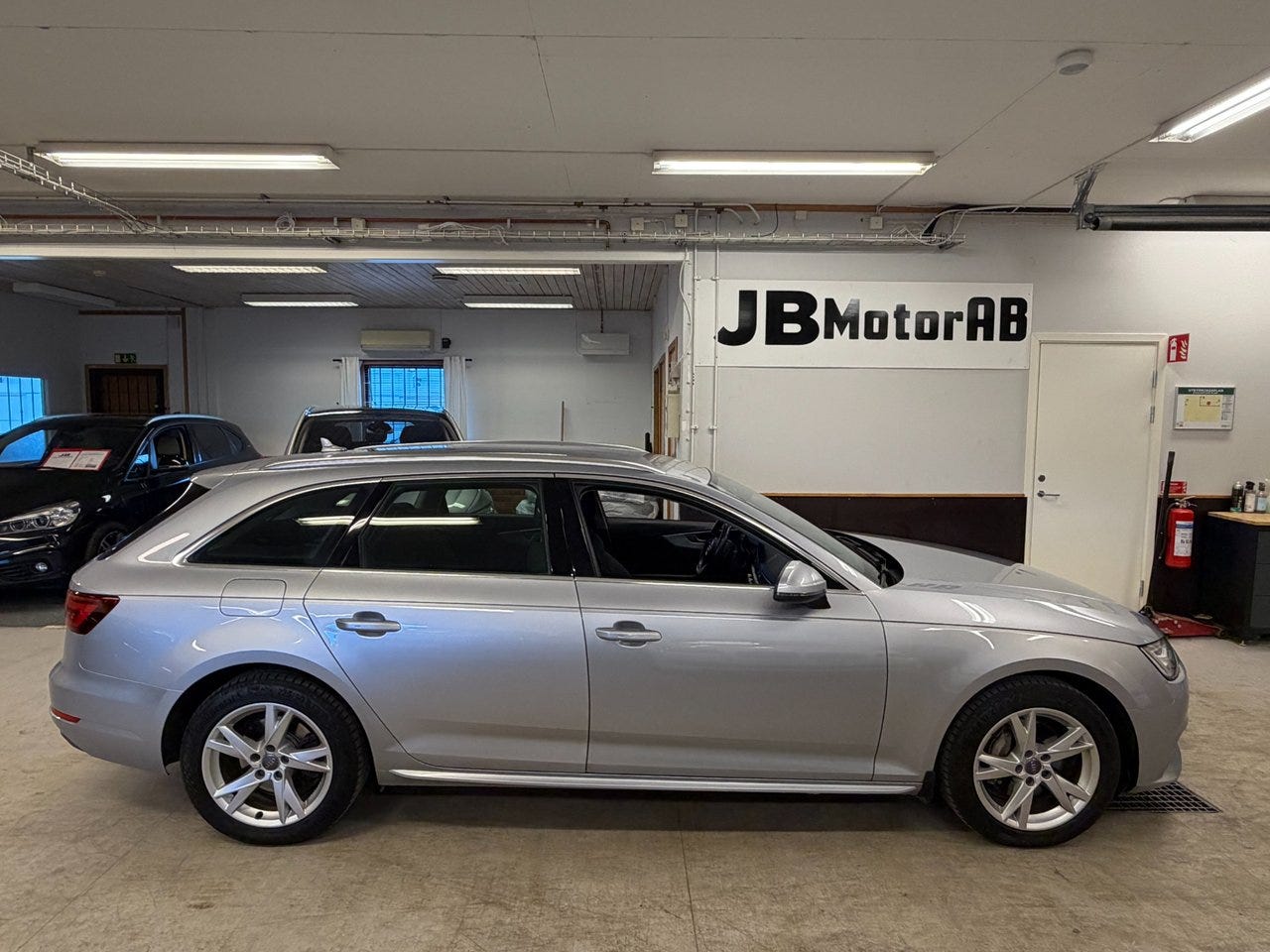 Audi A4 2018 – bild 1 av 13