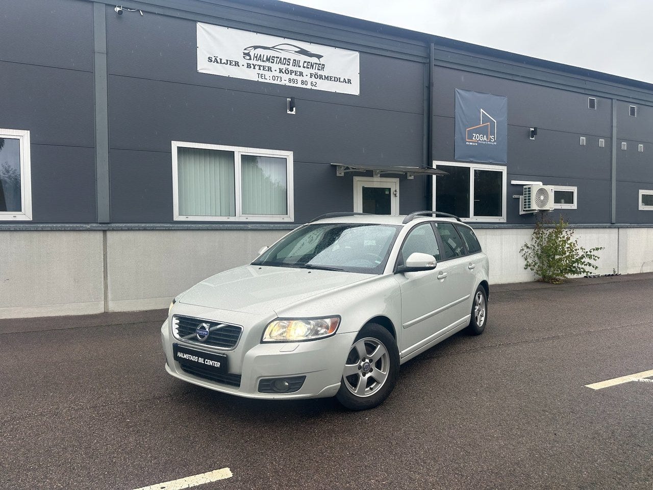 Volvo V50 2011 – bild 1 av 8