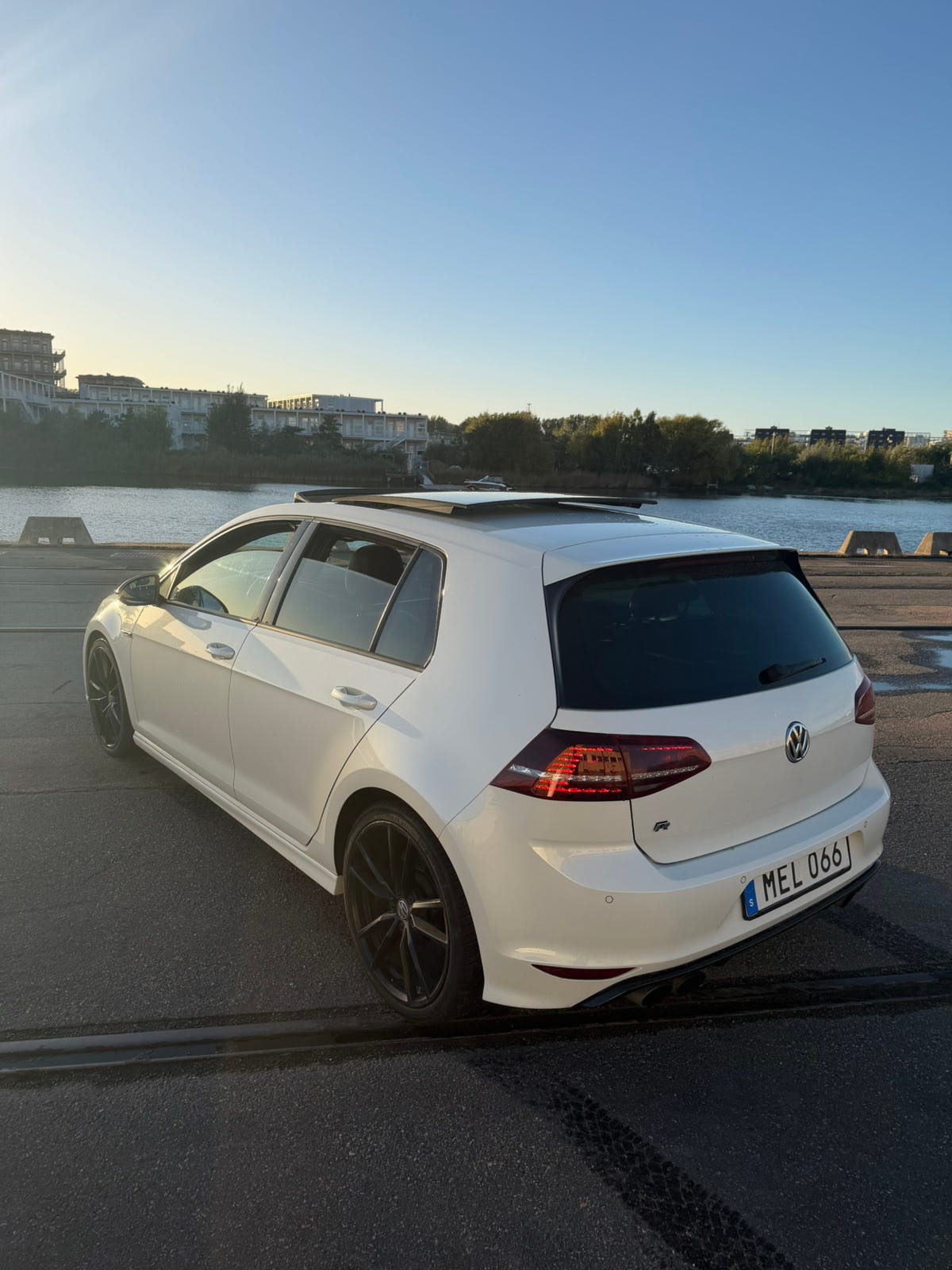 Volkswagen Golf VII 2016 – bild 1 av 9