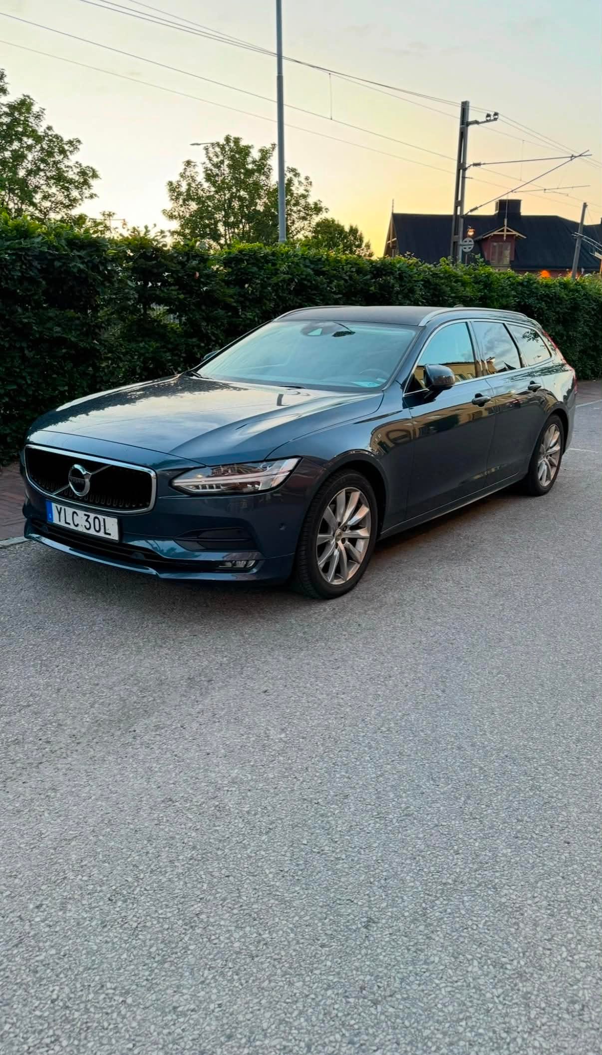 Volvo V90 2019 – bild 1 av 4
