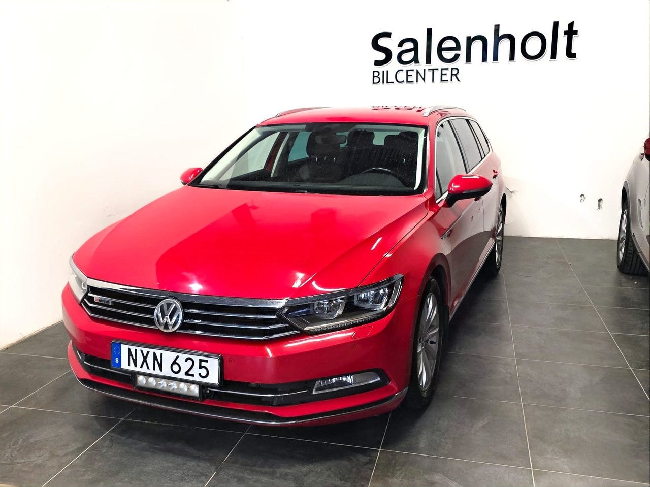 Volkswagen Passat 2016 – bild 1 av 24