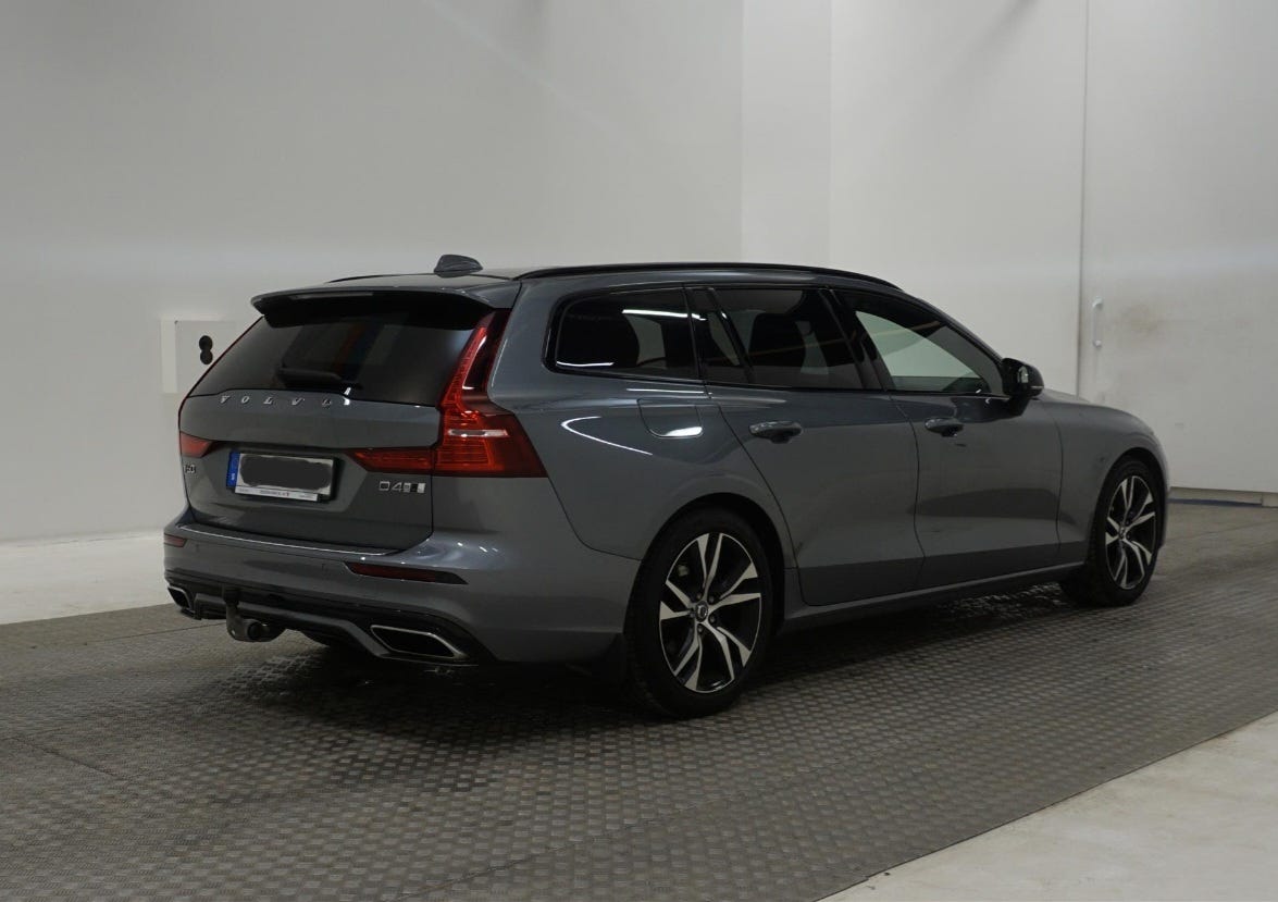 Volvo V60 2019 – bild 1 av 3