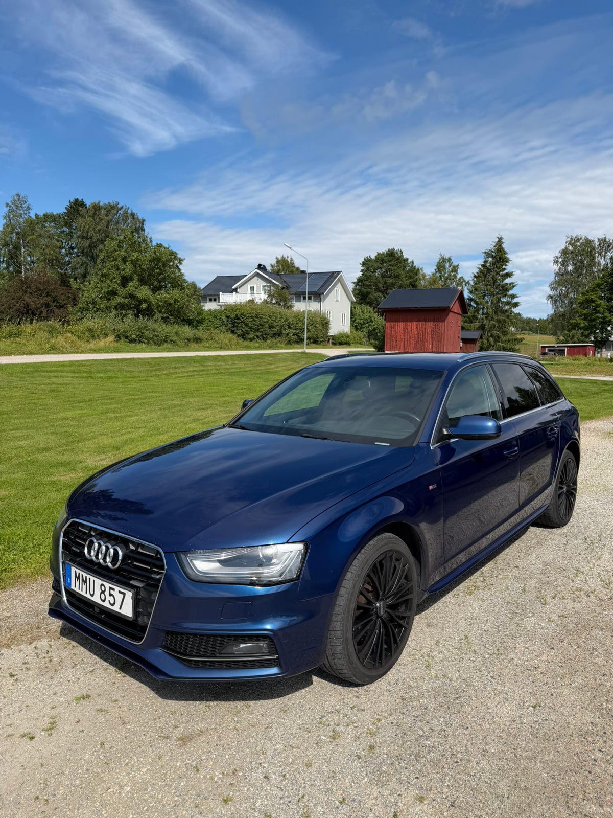 Audi A4 2014 – bild 1 av 3