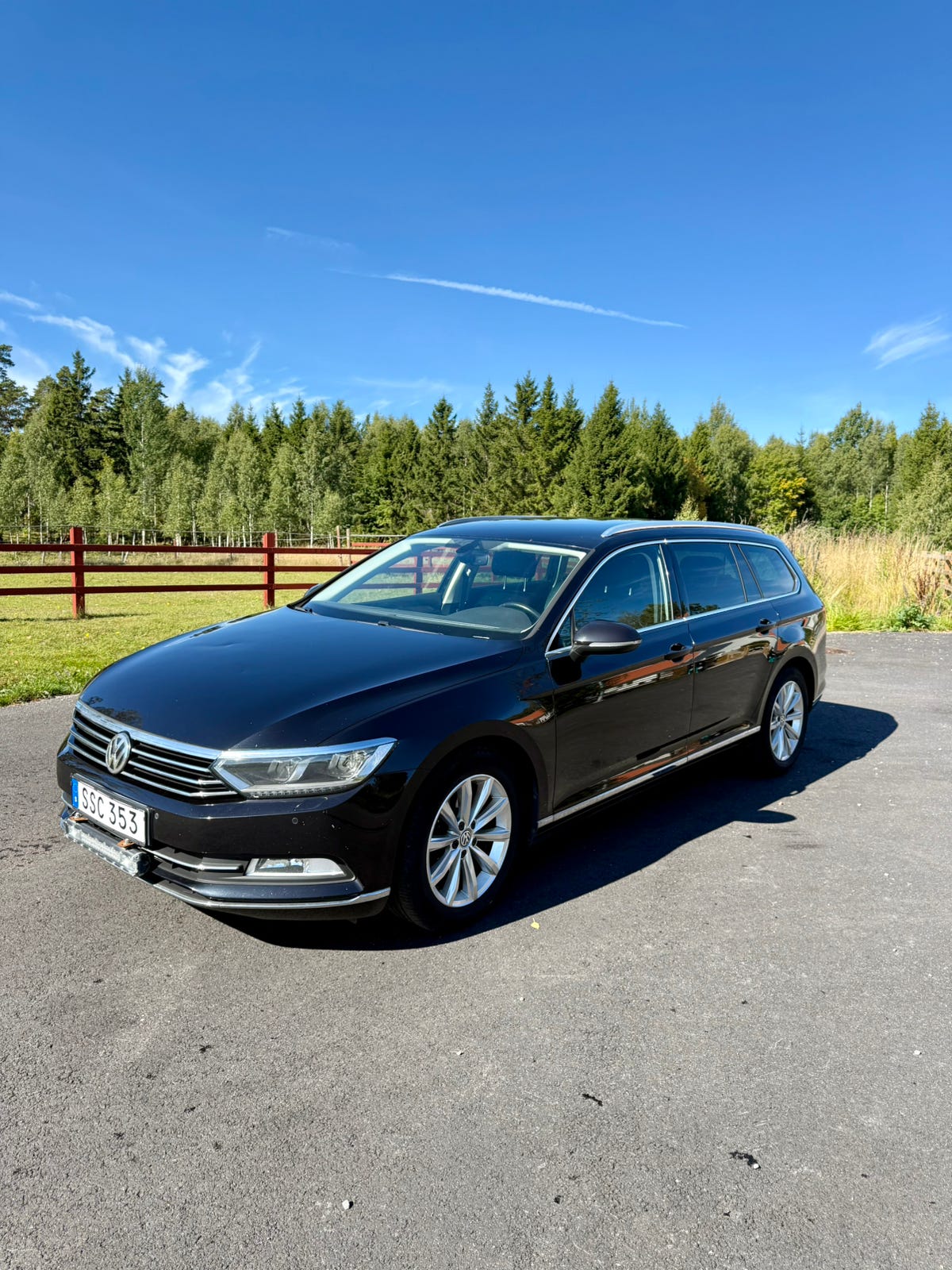 Volkswagen Passat 2015 – bild 1 av 6