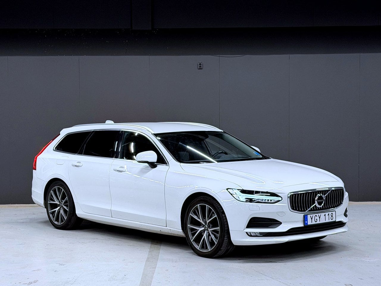 Volvo V90 2017 – bild 1 av 15