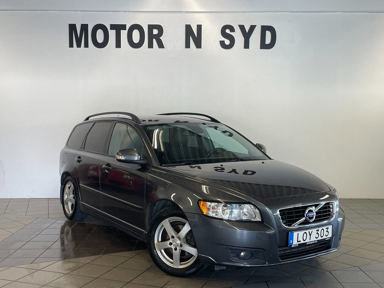 Volvo V50 2011 – bild 1 av 8