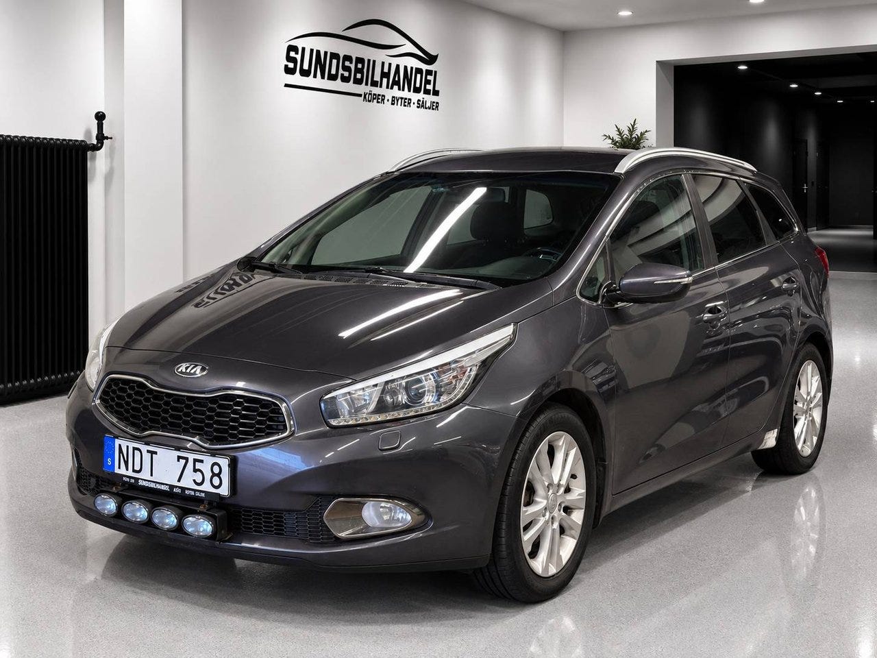 Kia Ceed 2013 – bild 1 av 10