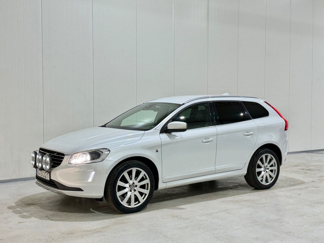 Volvo XC60 2016 – bild 1 av 14