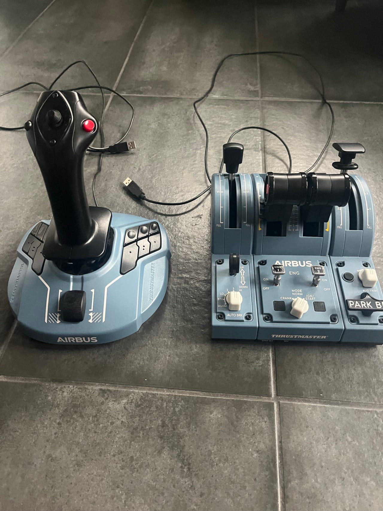 thrustmaster-airbus-joystick-och-throttle-quadrant-f-r-pc-blocket