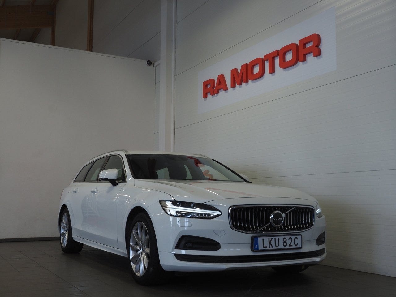 Volvo V90 2021 – bild 1 av 24