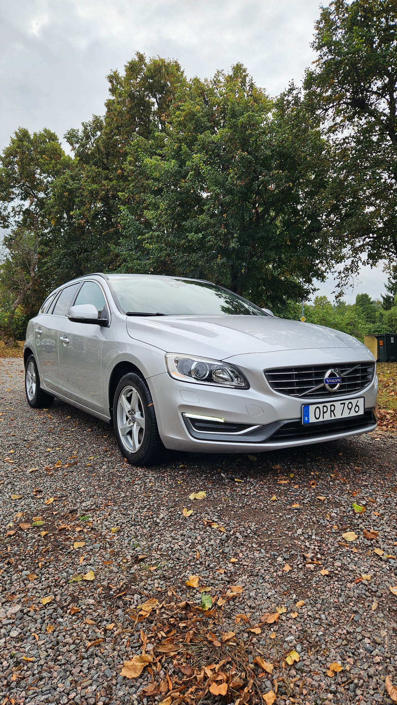 Volvo V60 2015 – bild 1 av 14