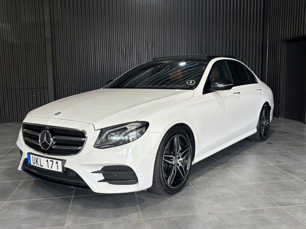Mercedes-Benz E350 d 2017 – bild 1 av 24