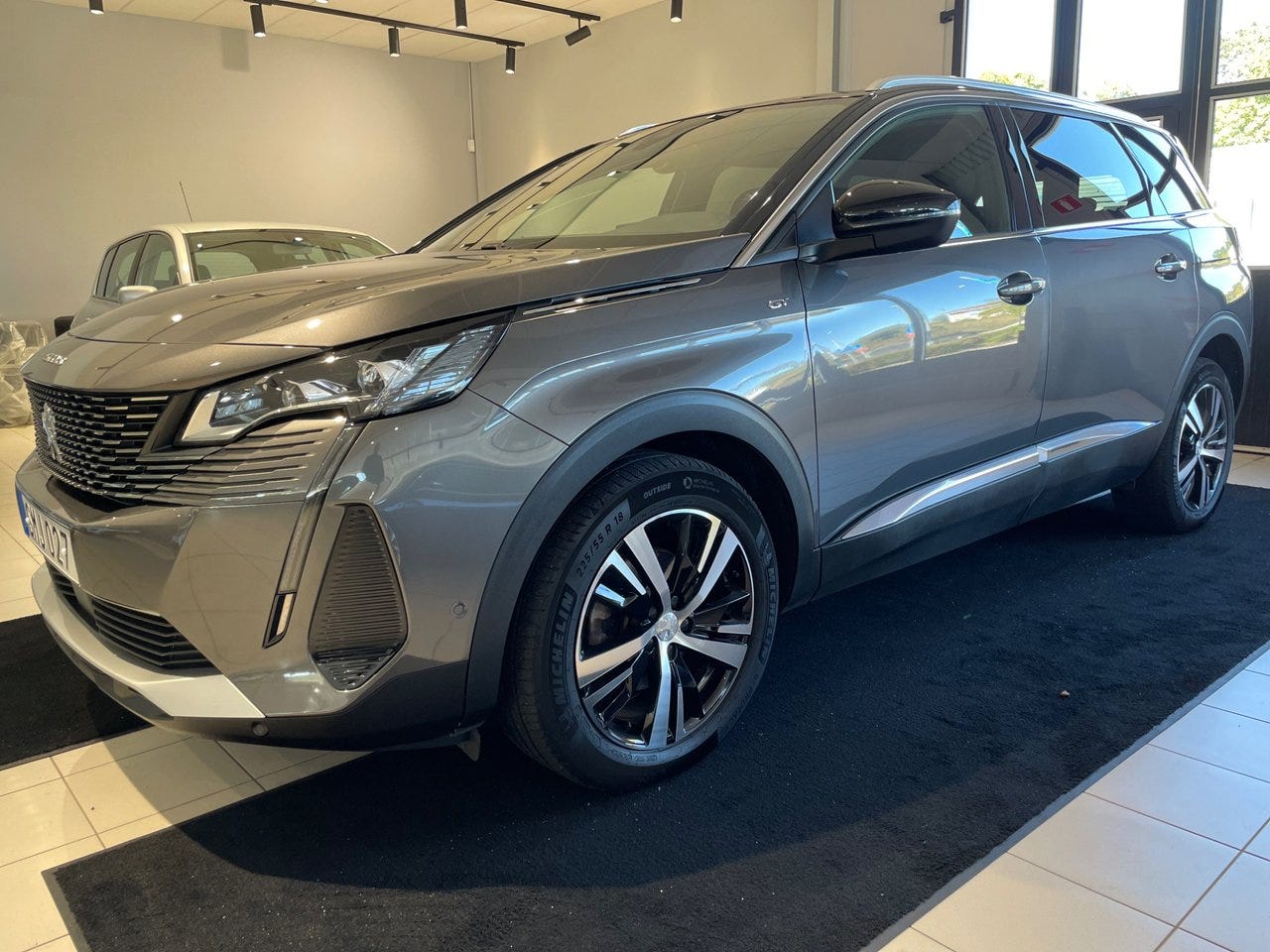 Peugeot 5008 2023 – bild 1 av 24