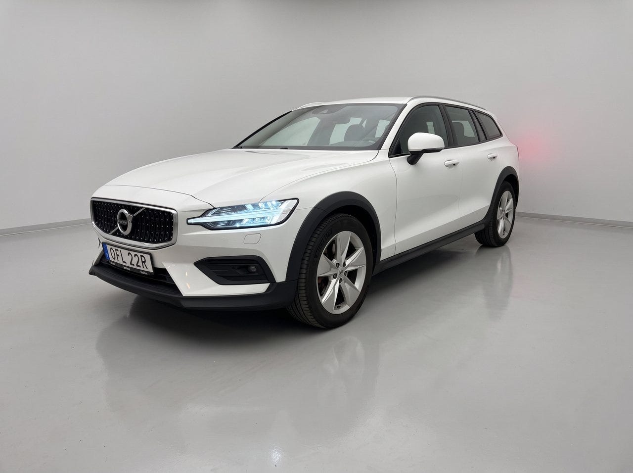 Volvo V60 Cross Country 2020 – bild 1 av 17