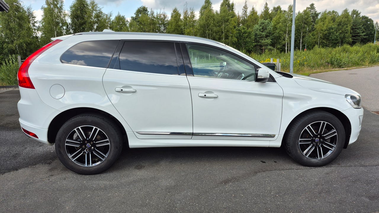 Volvo XC60 2017 – bild 1 av 9
