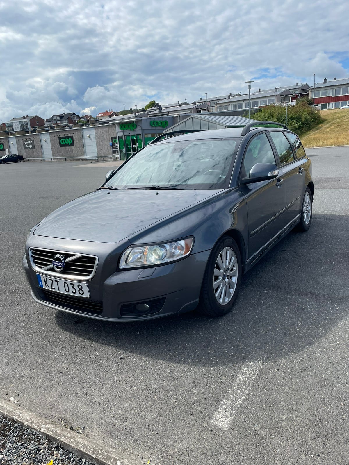 Volvo V50 2011 – bild 1 av 9