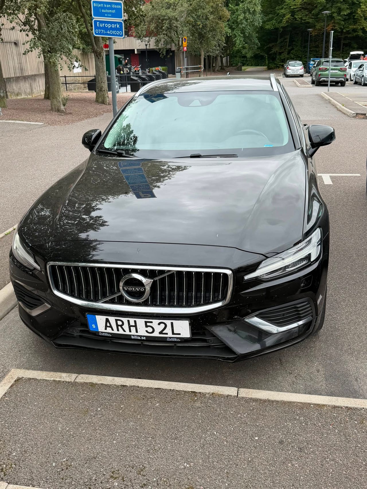 Volvo V60 2021 – bild 1 av 15