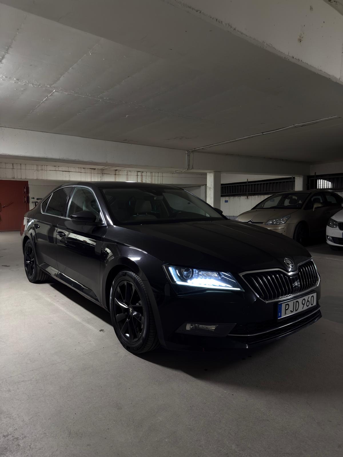 Skoda Superb 2017 – bild 1 av 24