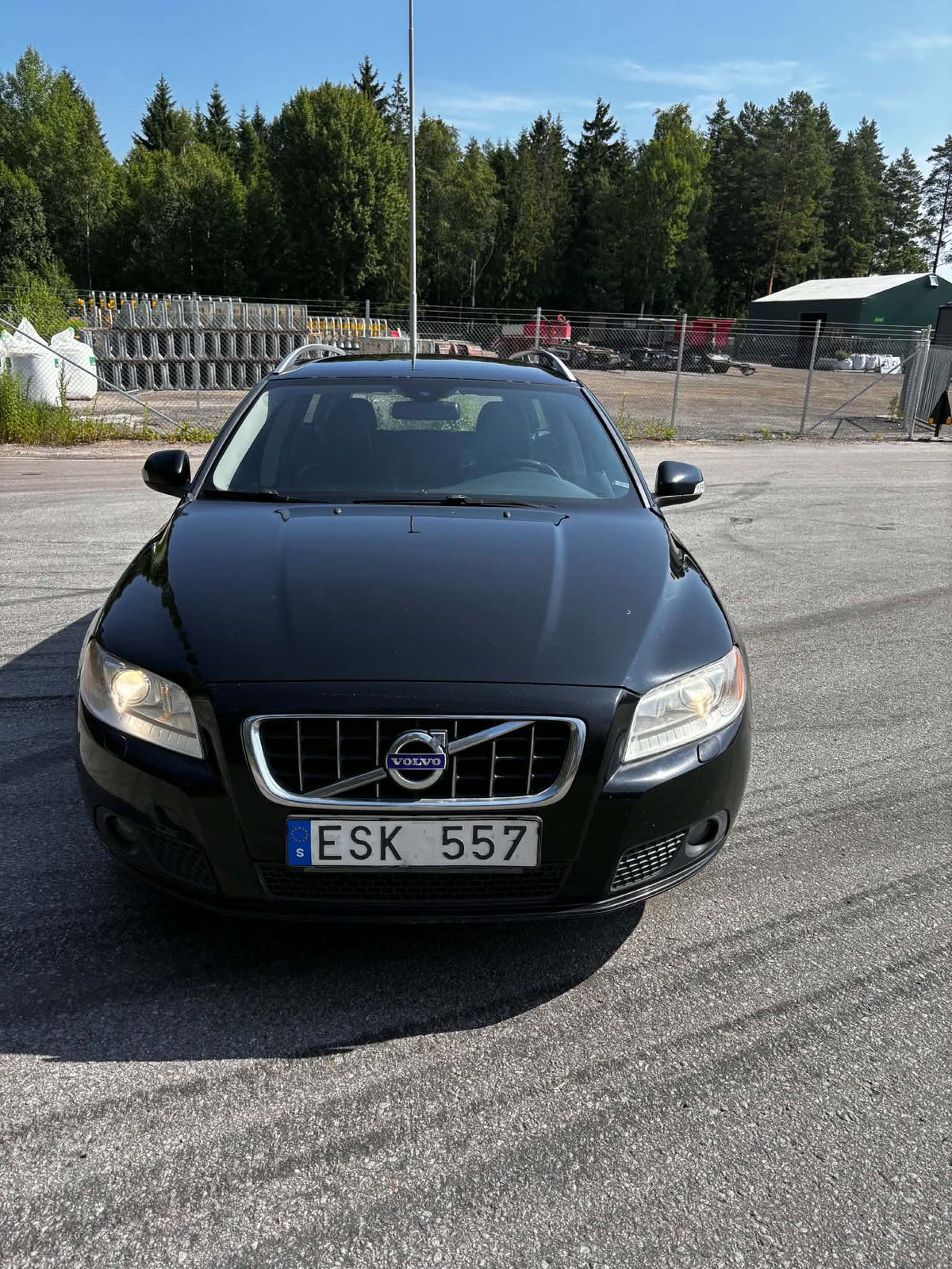 Volvo V70 2010 – bild 1 av 8