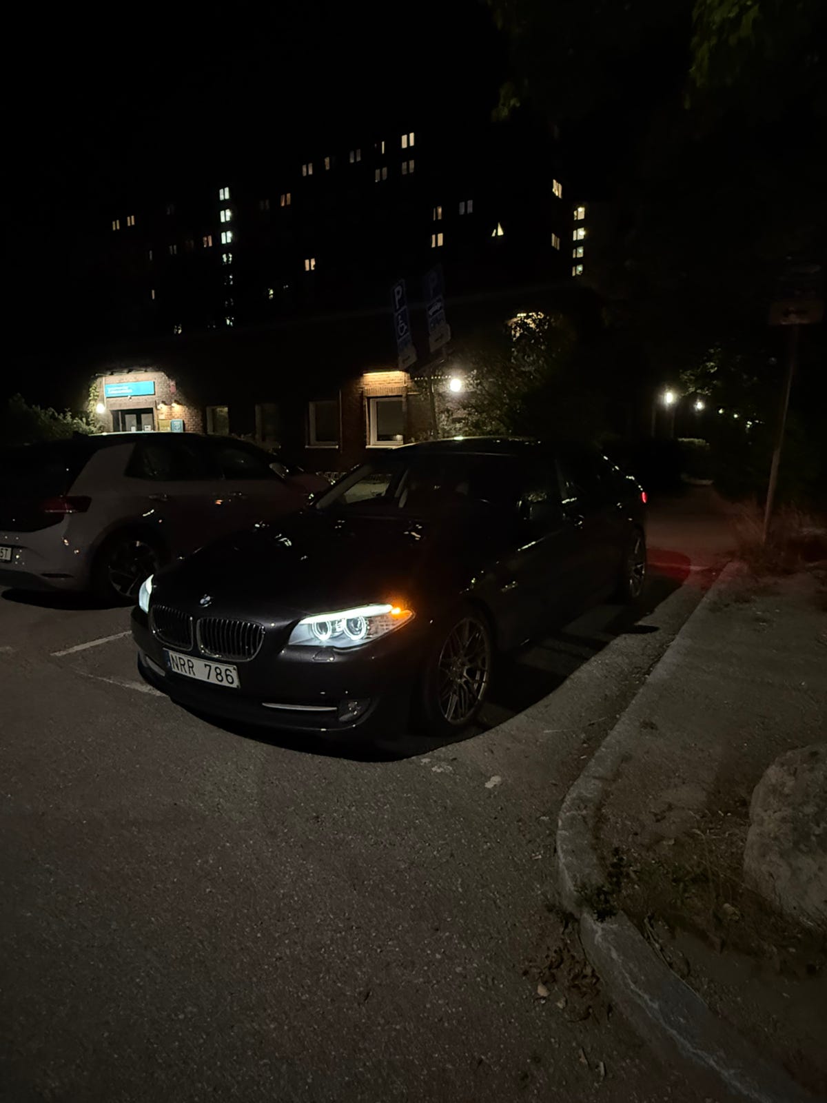 BMW 530d 2010 – bild 1 av 16