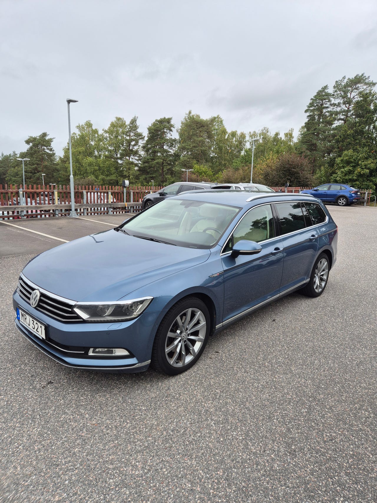 Volkswagen Passat 2015 – bild 1 av 14