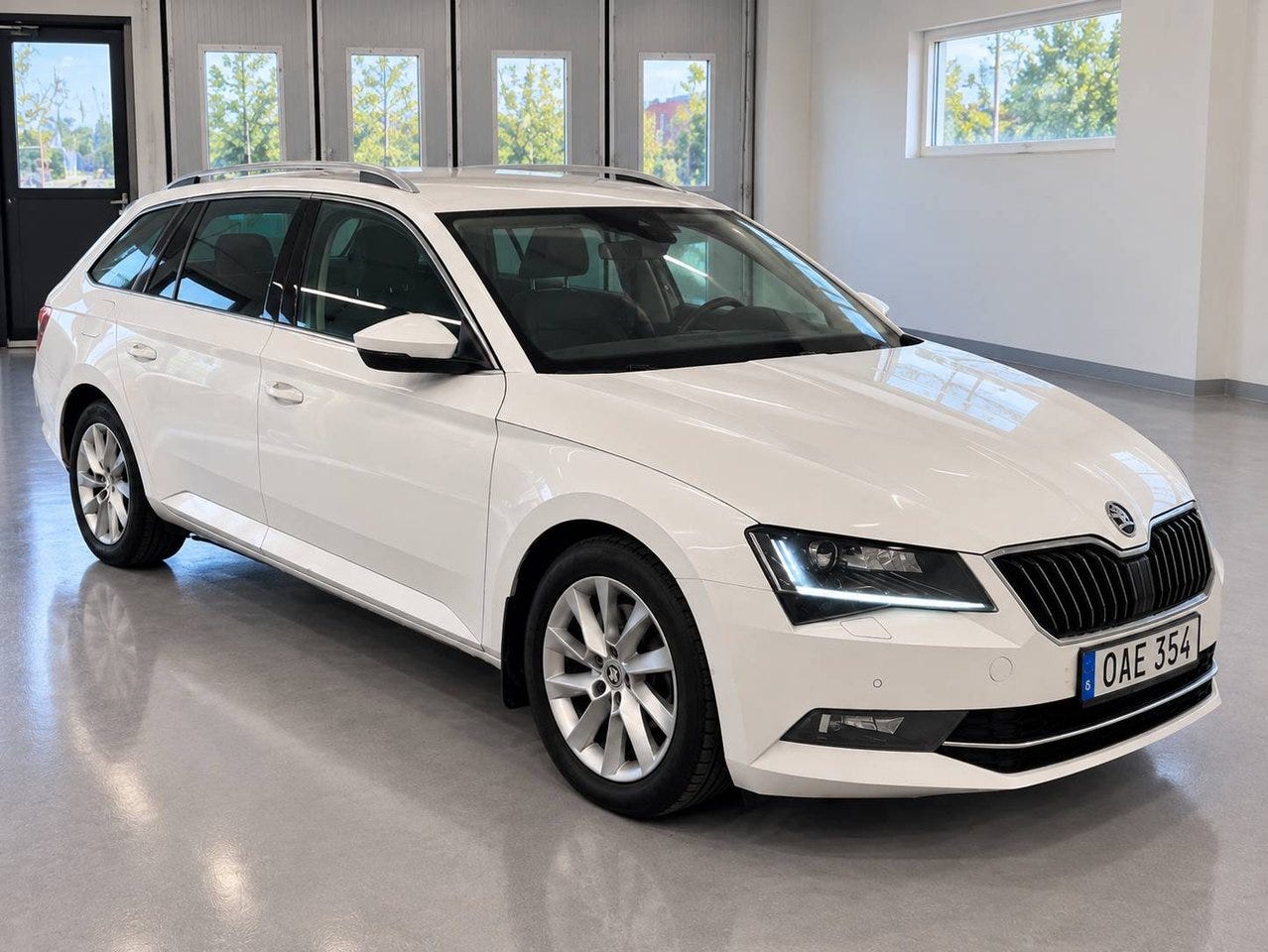 Skoda Superb 2017 – bild 1 av 12