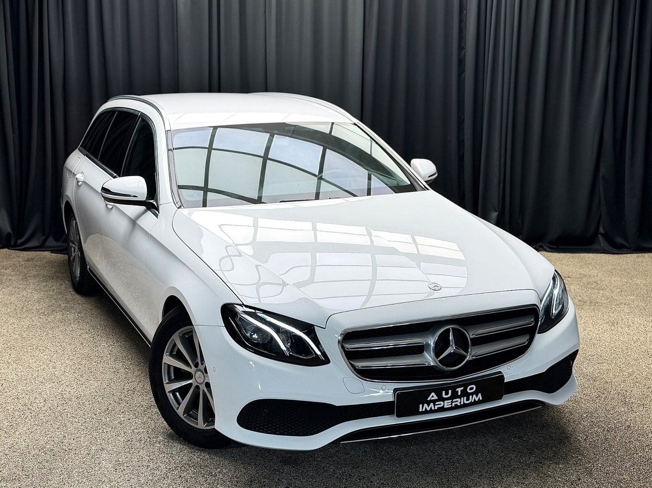 Mercedes-Benz E220 2017 – bild 1 av 24