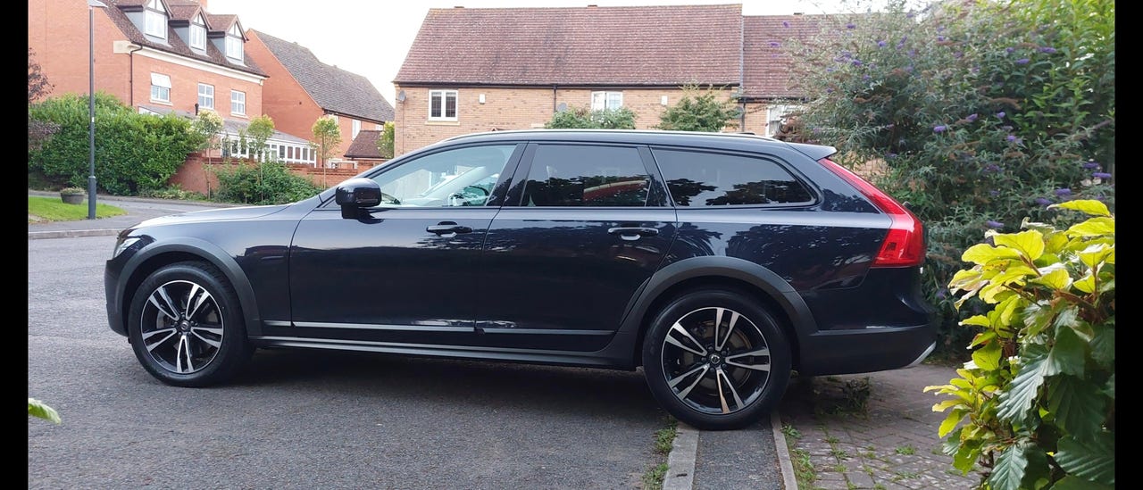 Volvo V90 Cross Country 2019 – bild 1 av 2