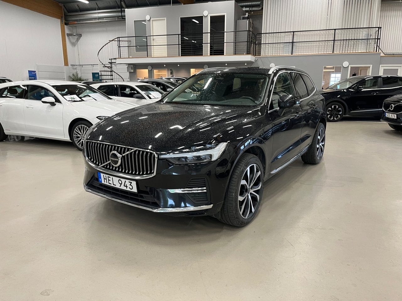 Volvo XC60 2023 – bild 1 av 5