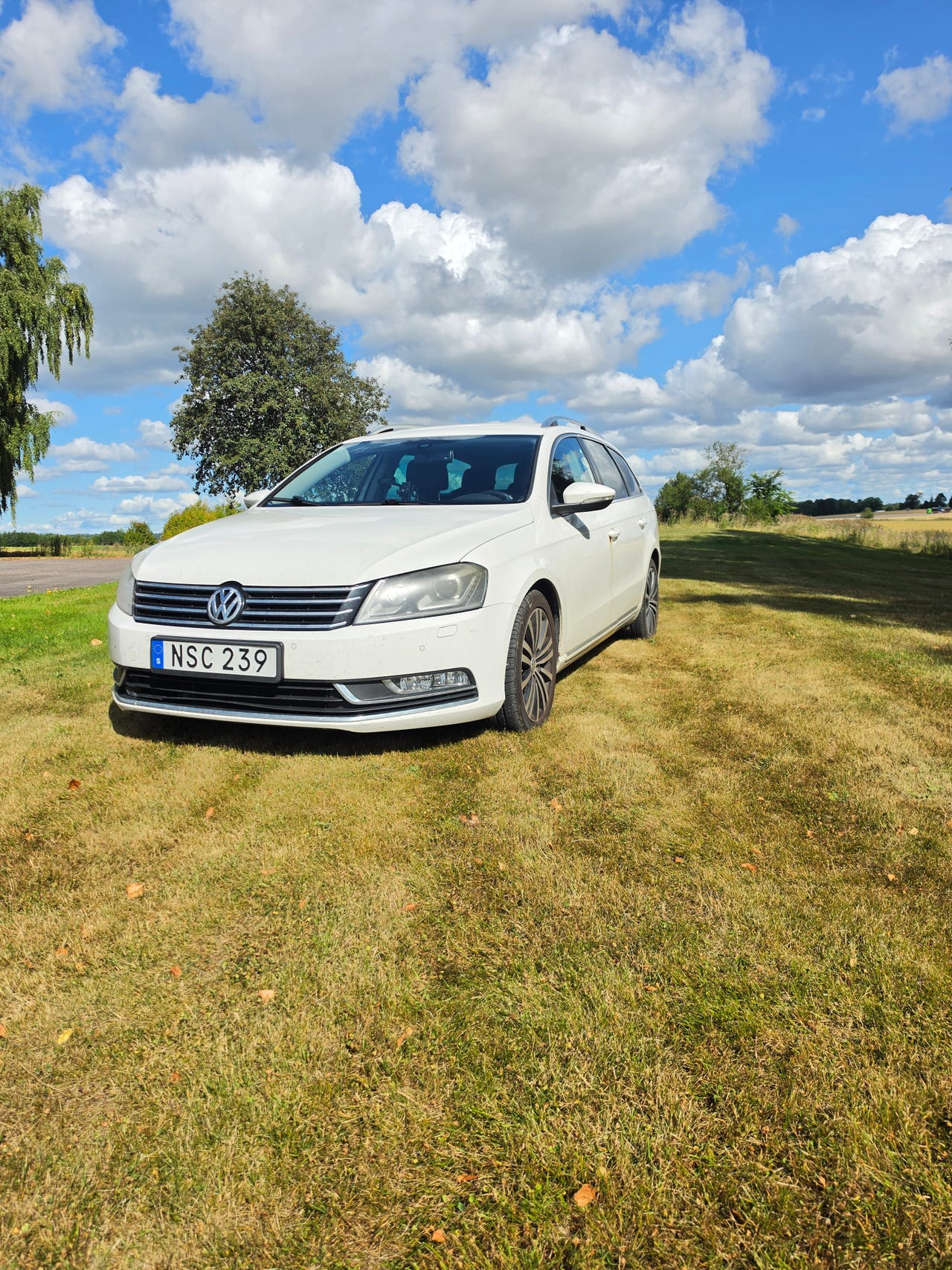 Volkswagen Passat 2013 – bild 1 av 6