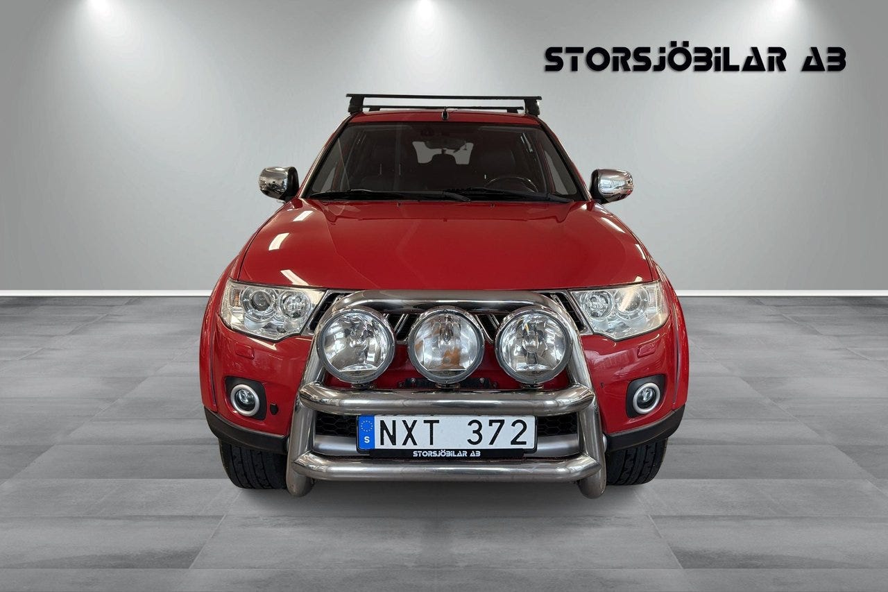 Mitsubishi L200 2.5 DI-D Double Cab | 178 ch | BVA | Cuir | Hard-top | Pare-buffle avec phares | Attelage | Jantes hiver