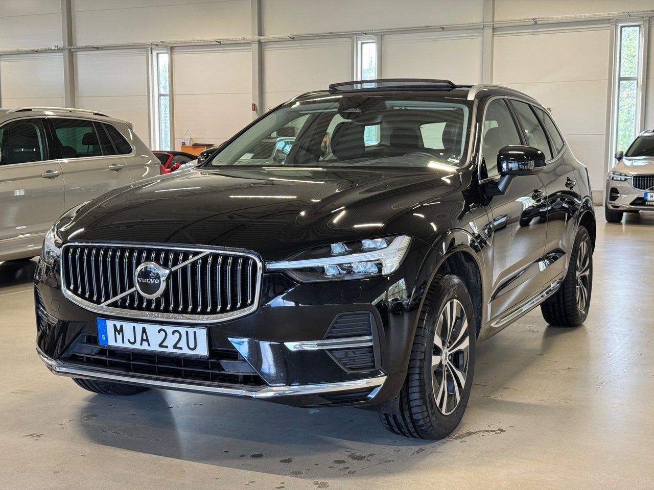 Volvo XC60 2023 – bild 1 av 24
