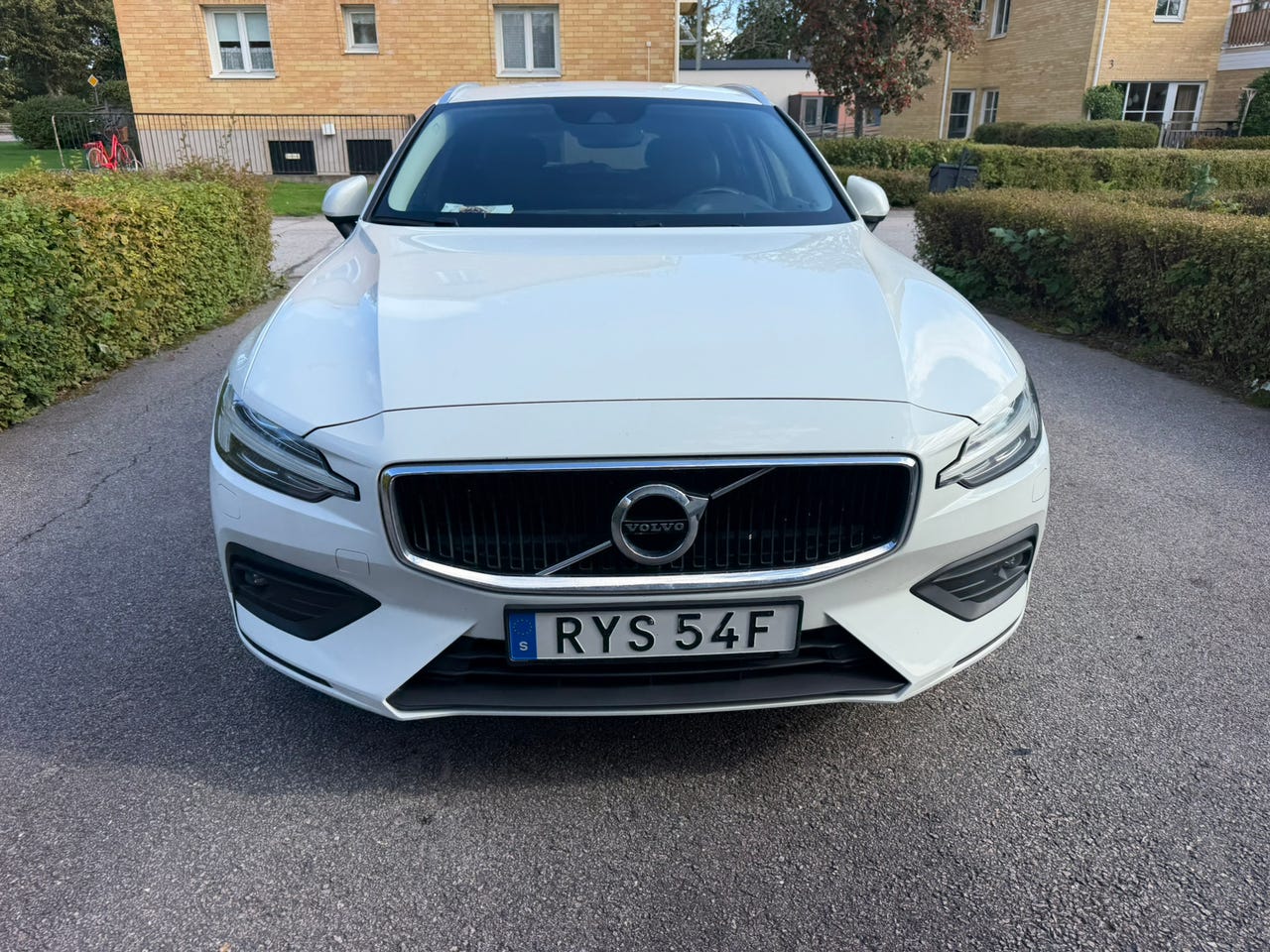 Volvo V60 2021 – bild 1 av 7