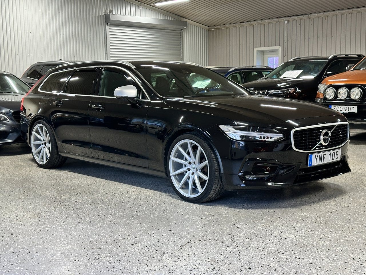 Volvo V90 2018 – bild 1 av 24