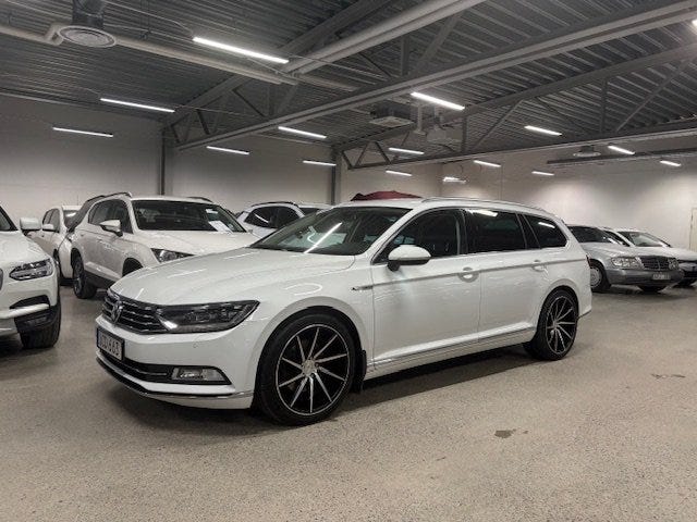 Volkswagen Passat 2016 – bild 1 av 11