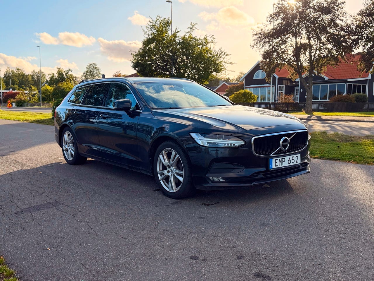 Volvo V90 2018 – bild 1 av 8