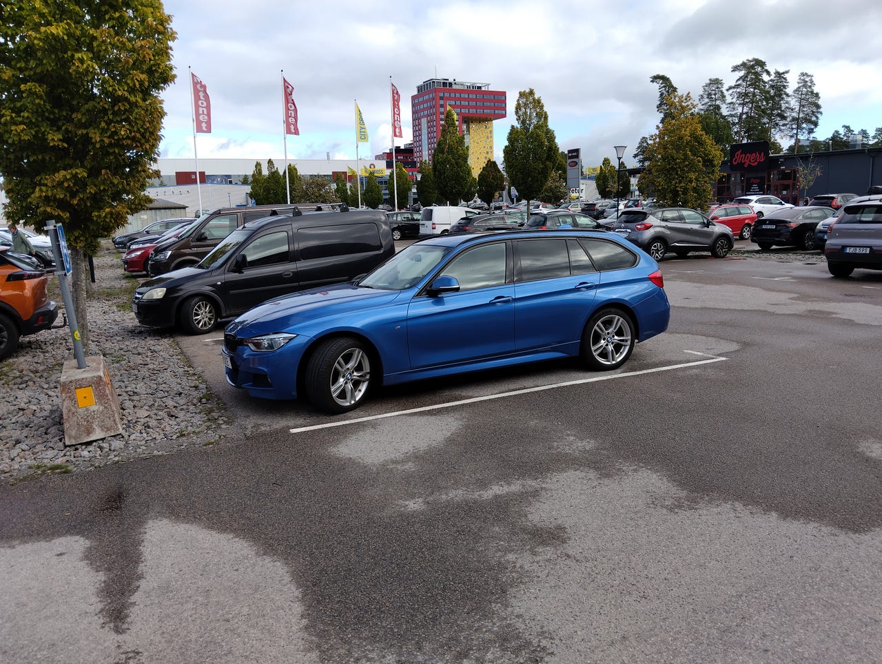 BMW 320d 2016 – bild 1 av 8