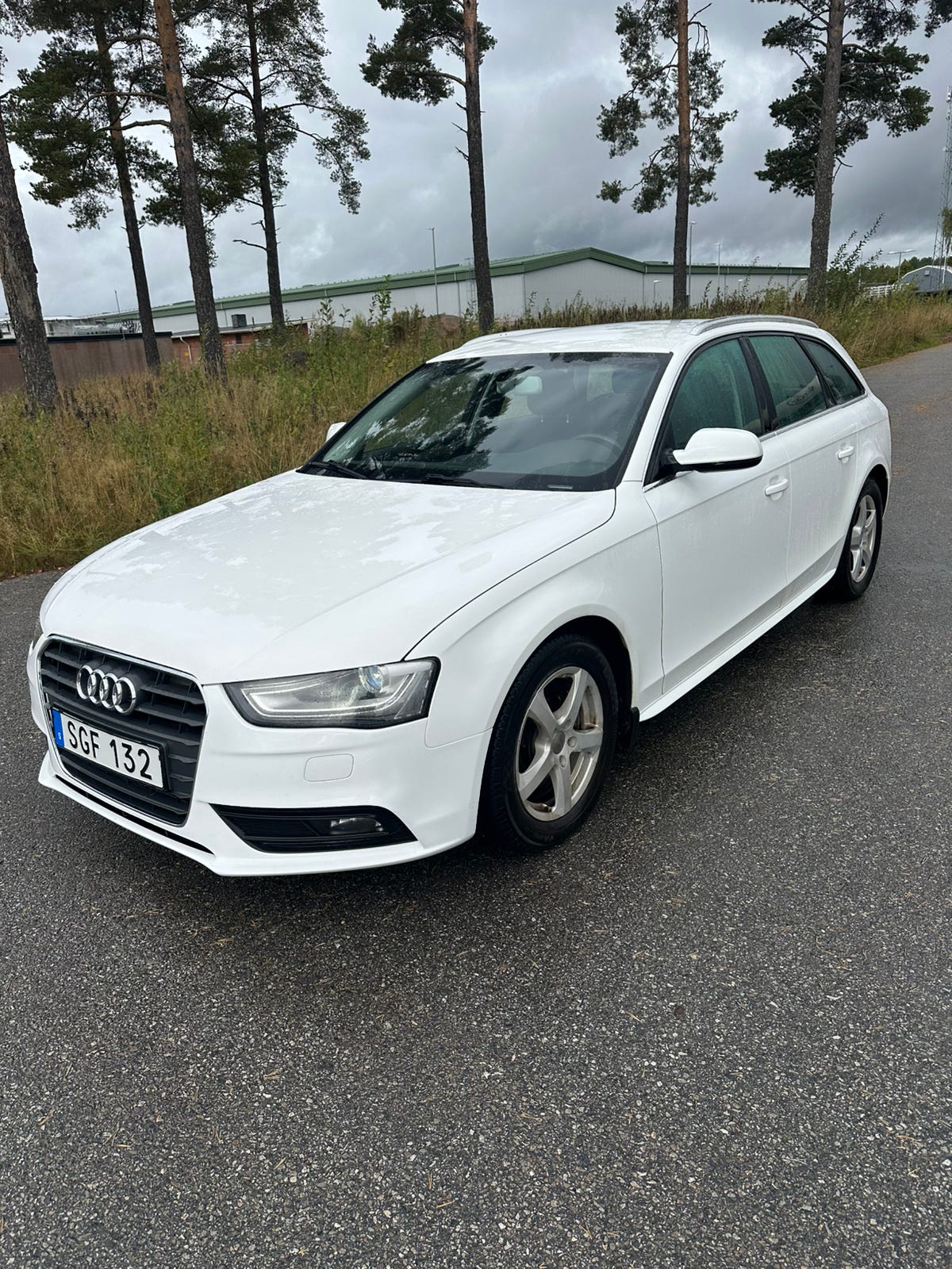 Audi A4 2014 – bild 1 av 12