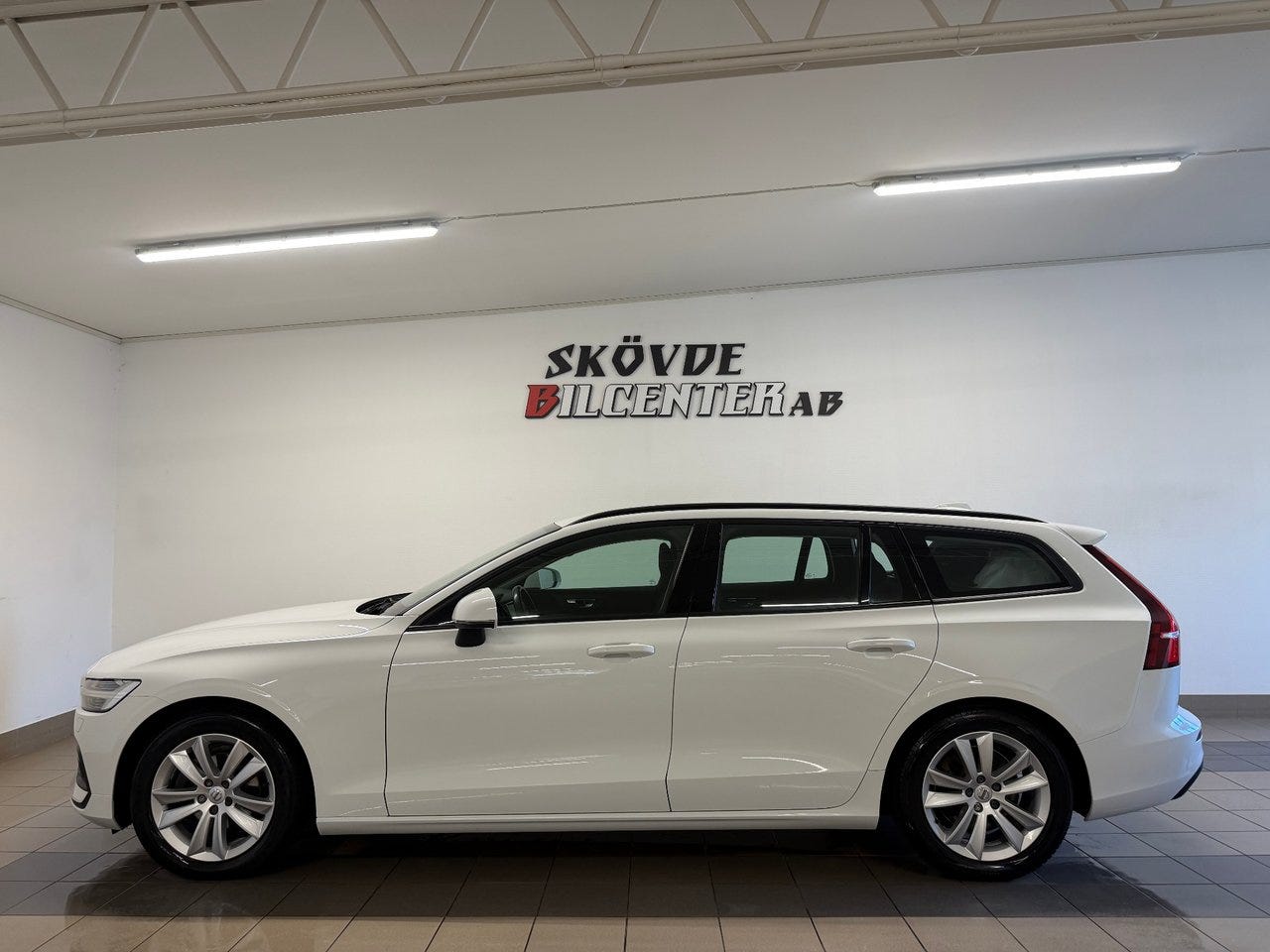 Volvo V60 2019 – bild 1 av 12