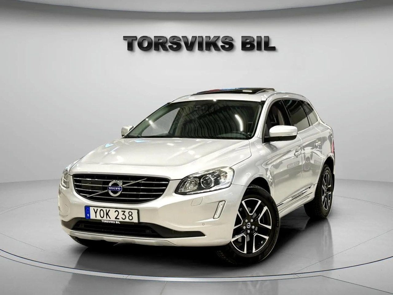 Volvo XC60 2017 – bild 1 av 24