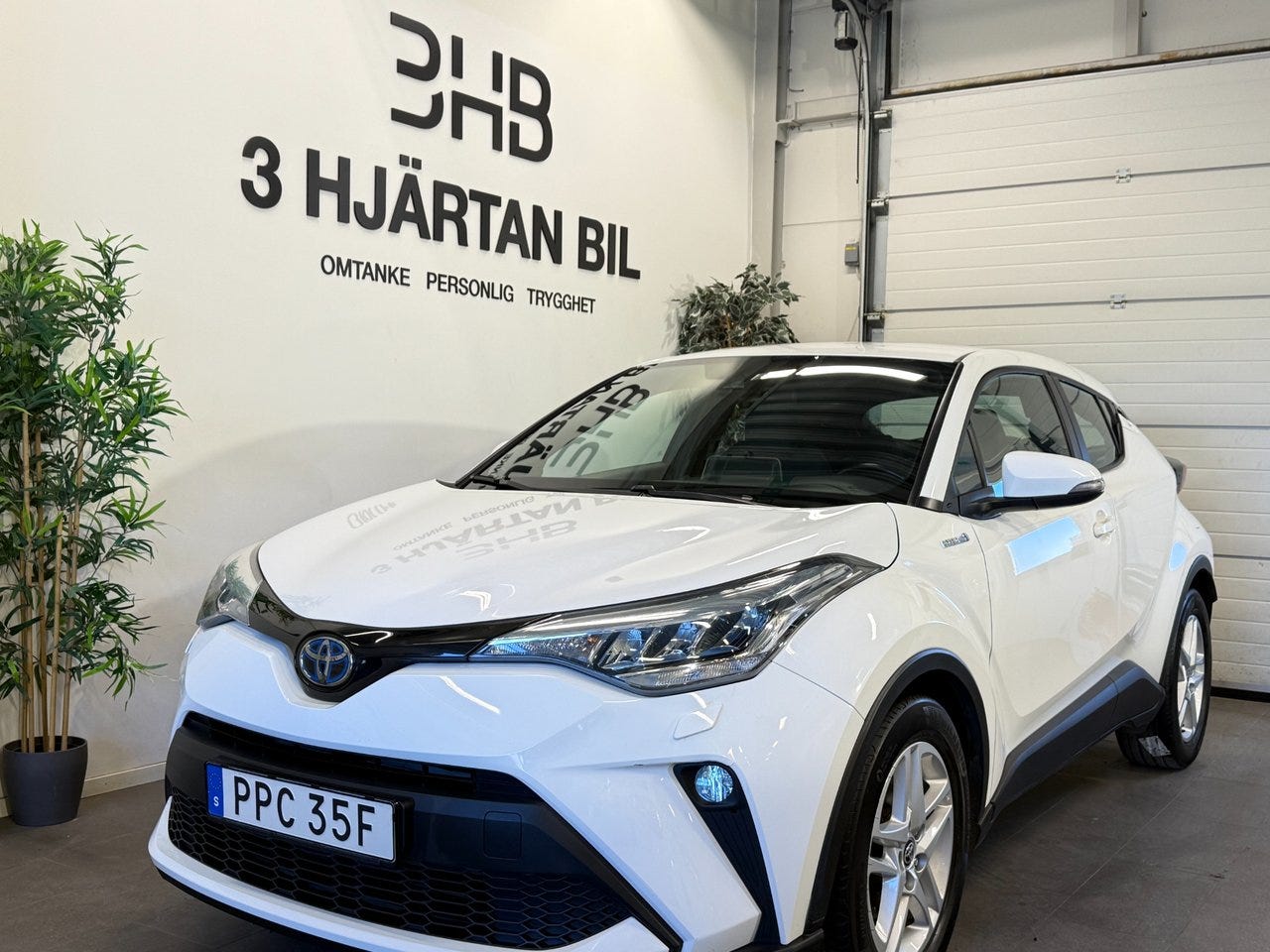 Toyota C-HR 1.8 Hybrid l B-kamera l Adaptiv Farthållare l PDC