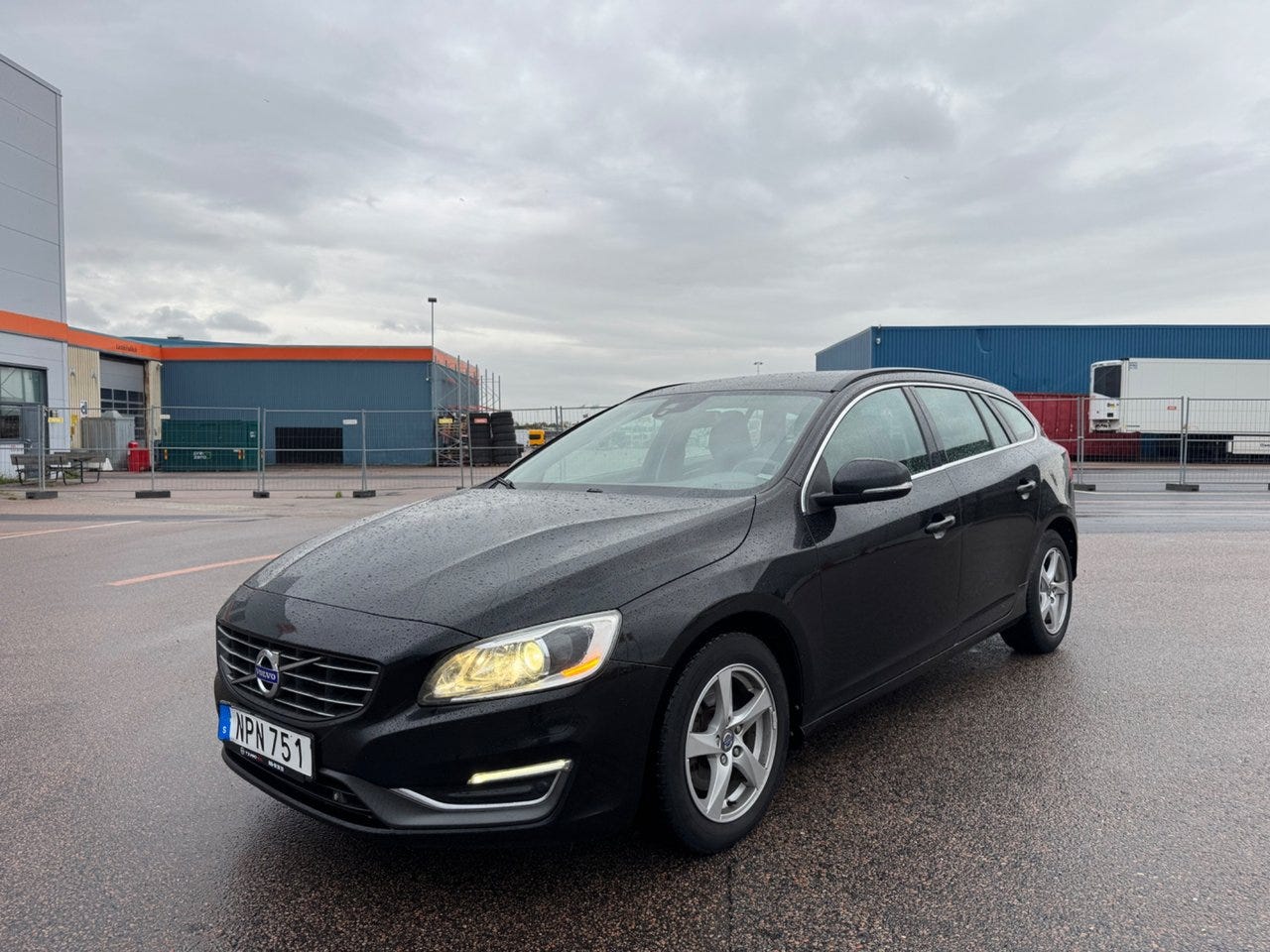 Volvo V60 2015 – bild 1 av 20