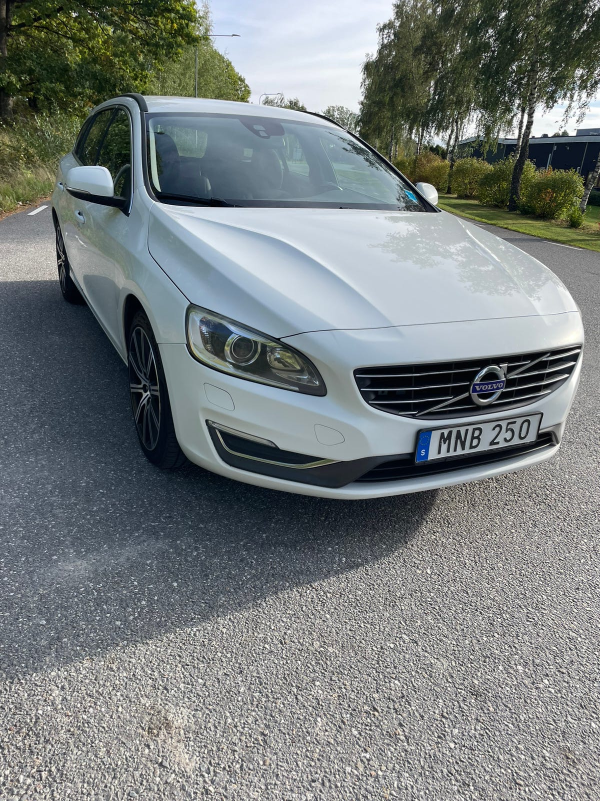 Volvo V60 2014 – bild 1 av 11
